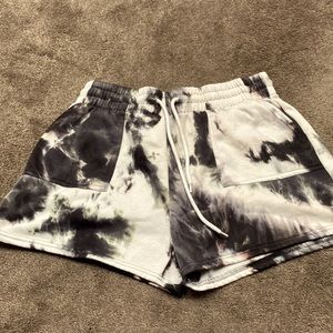 Justify oversized comfy shorts